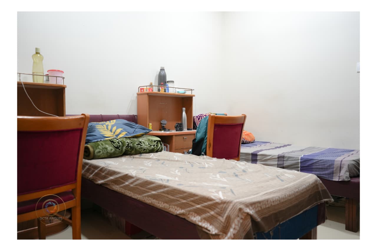 Room Amenities - Jain's boys Stay Bhopal MP Nagar