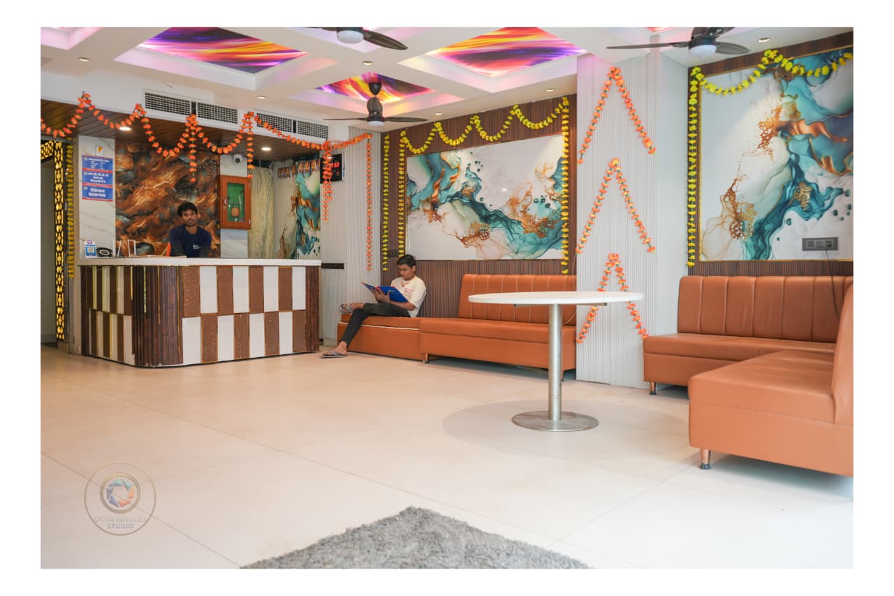 Hostel Lobby - Jain's boys Stay Bhopal MP Nagar